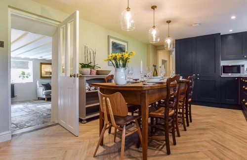 Minster Lovell Cottage | Inviting Lovell Cottage - Perfect for Families and Pets