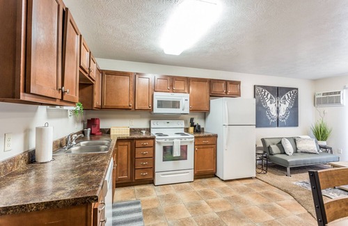 Sioux Falls Apartment | Ideal 1 BD Retreat for Traveling Professionals & Families!