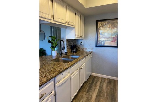 Garland Condo | Lovely 1 bed condo near Lake Ray Hubbard