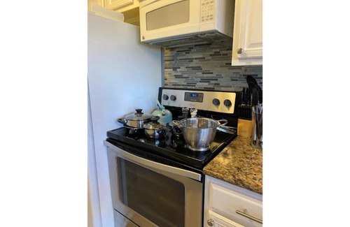 Garland Condo | Lovely 1 bed condo near Lake Ray Hubbard