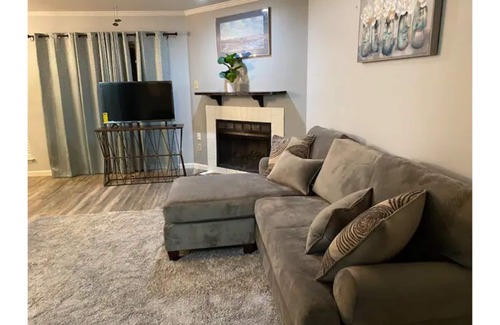 Garland Condo | Lovely 1 bed condo near Lake Ray Hubbard