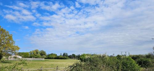 Stowmarket House | Pet-Friendly 1-Bed Cottage in Mendlesham Green, Rated 9.8