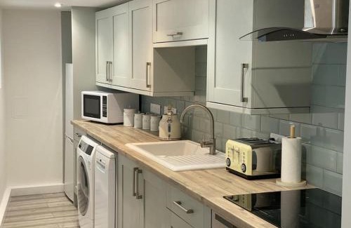 Walton on the Naze Apartment | Prime 1-Bed Flat Steps from the Beach - Guest Rated 9.1