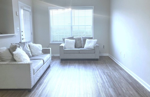 Dunwoody Apartment | Cozy 1 Bedroom Retreat with Free Parking Access