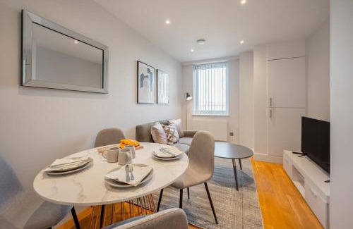 Eastleigh Apartment | Charming 1 Bedroom Apartment in Eastleigh Town Centre