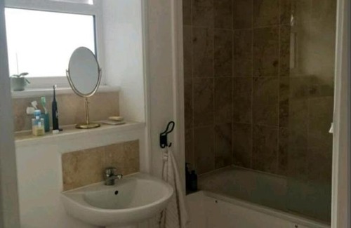 Royston Apartment | Pet-Friendly 1 Bedroom Apartment for Your Getaway