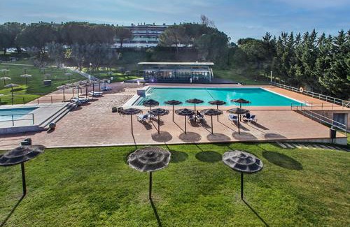 Telheiro Apartment | Lovely 1 Bedroom Apartment in Resort with Pool