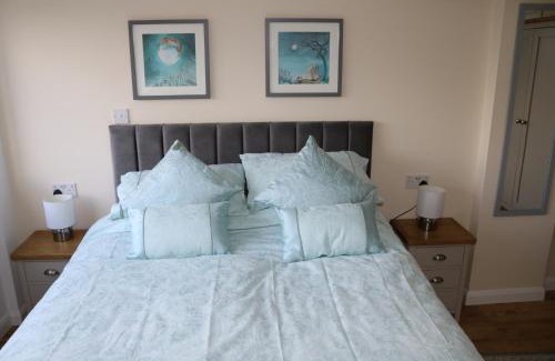 Bodfari Apartment | Cozy 1 Bedroom Apartment with Spectacular Views