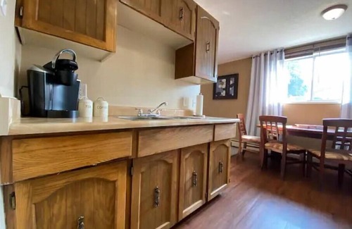 Grande Prairie Apartment | Cozy 1-Bedroom Getaway with Parking and Breakfast Included