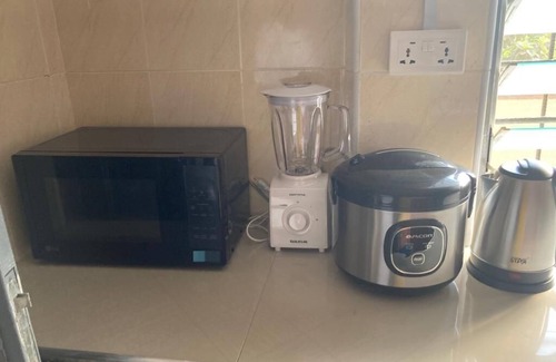 Accra Condo | Cozy 1-Bedroom Condo with A/C and Full Kitchen Awaits