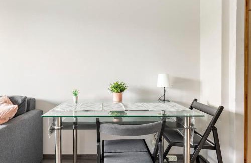 Gazdagret Apartment | Cozy 1 Bedroom Flat - Ideal for Families & Pet Lovers