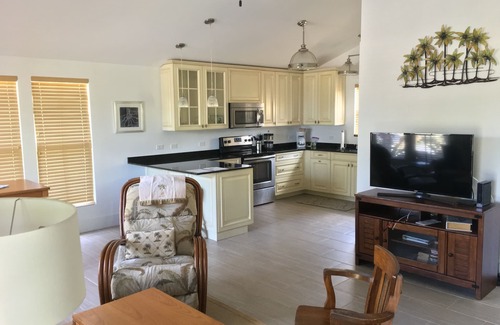 Jensen Beach House | Elegant 1 Bedroom House with Ocean View on Indian River