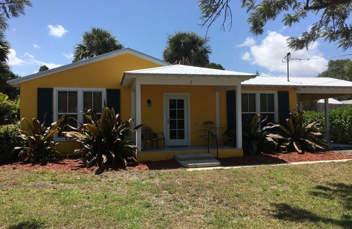 Jensen Beach House | Elegant 1 Bedroom House with Ocean View on Indian River