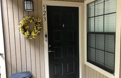 Charlotte Apartment | Cozy 1-Bedroom Rental with Free Parking for Families
