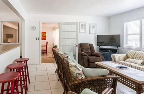 Sarasota Apartment | Stunning Oceanfront 1 Bedroom Unit Near Lido Key Beach