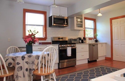 Nantucket Town Cottage | Stunning 1BD Studio with Ocean View & BBQ Oasis