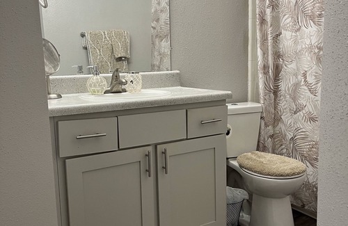 Dunwoody Condo | Cozy 1bd Condo in ATL with Pool & Family-Friendly Perks