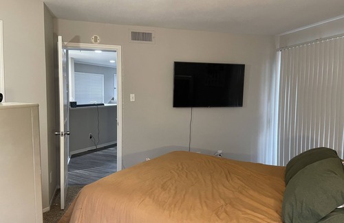 Dunwoody Condo | Cozy 1bd Condo in ATL with Pool & Family-Friendly Perks