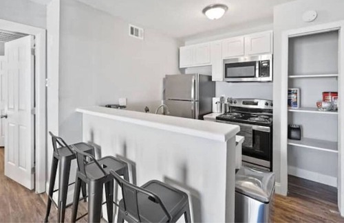Vickery Meadow Apartment | Cozy 1BR Apartment with Fully Equipped Kitchen
