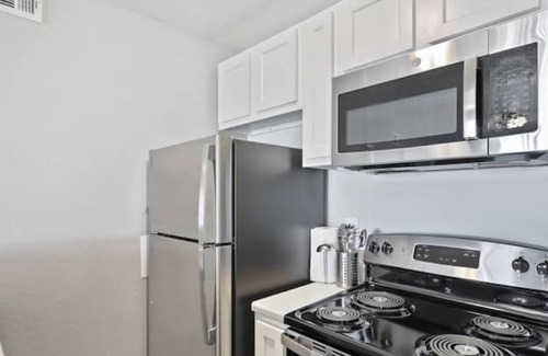 Vickery Meadow Apartment | Cozy 1BR Apartment with Fully Equipped Kitchen