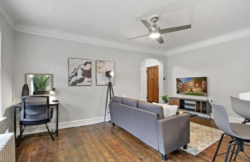 Evanston Apartment | Cozy 1BR Apartment in Evanston with Onsite Laundry