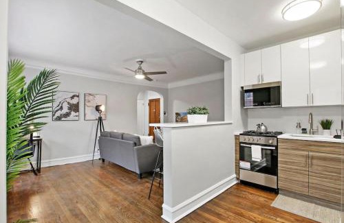 Evanston Apartment | Cozy 1BR Apartment in Evanston with Onsite Laundry