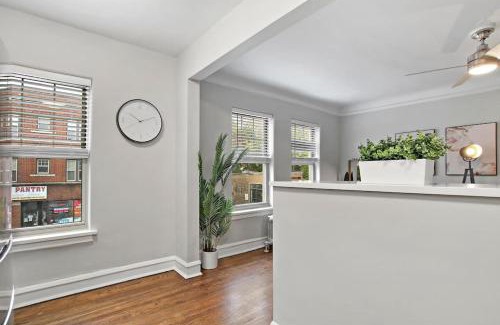 Evanston Apartment | Cozy 1BR Apartment in Evanston with Onsite Laundry