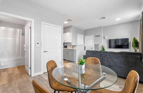 Everett Apartment | Lovely 1BR Near Encore Boston 0035