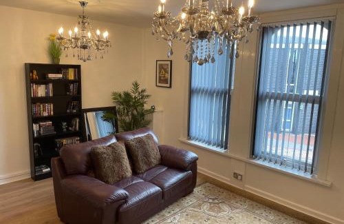 Arnold Apartment | Elegant 2-Bed Apartment in Arnold Town Centre - Family-Friendly