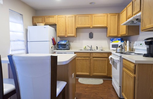 North Charleston House | Cozy 2 Bedroom Townhome with Pool & Pet-Friendly Amenities