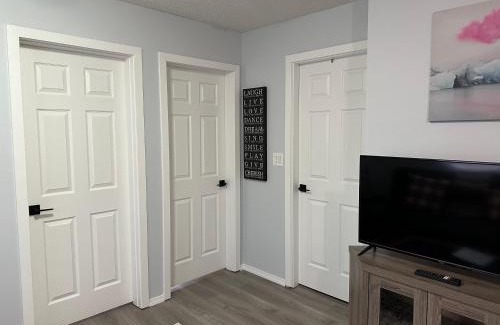 East Kootenay Apartment | Cozy 2-Bedroom Condo Steps from Downtown Attractions