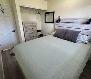 East Kootenay Apartment | Cozy 2-Bedroom Condo Steps from Downtown Attractions