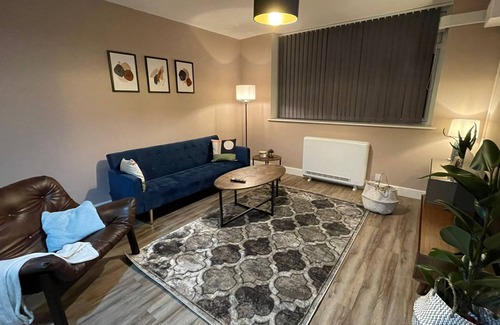 West Bromwich Apartment | Cozy 2 Bedroom Apartment with Parking & Pet-Friendly Perks
