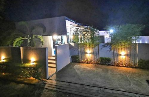 Pansol Apartment | Relaxing 2-Bedroom Hotspring Resort with Pool & Pet-Friendly