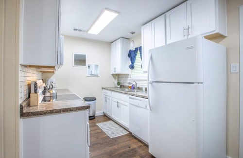 Midlothian Apartment | Cozy 2-Bedroom Retreat in Midlothian, Steps from Downtown