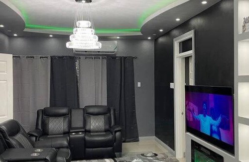 Havendale Apartment | Cozy 2 Bedroom Rental with Pool and Relaxing Jacuzzi
