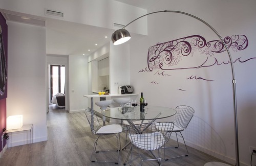 Hostafrancs Apartment | Cozy 2 Bedroom Retreat with Balcony by Plaza España
