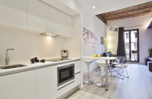 Hostafrancs Apartment | Cozy 2 Bedroom Retreat with Balcony by Plaza España