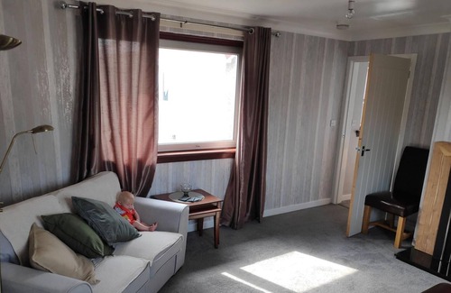Limekilns House | Lovely 2BD Flat in picturesque Limekilns Fife