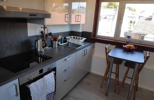 Limekilns Condo | Cozy 2BD Flat in Scenic Limekilns, Fife for Families