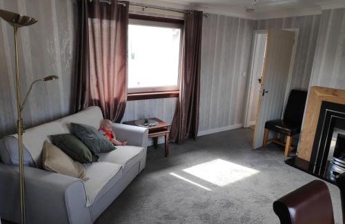 Limekilns House | Comfortable 2BD Flat in Scenic Limekilns, Fife