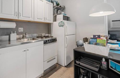 Midtown West Apartment | Pet-Friendly 2BR Retreat Steps from Times Square