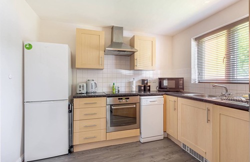 Redditch Apartment | Cozy 2BR Apartment Perfect for Family Stays in Redditch