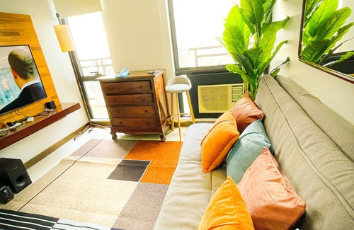 Downtown Condo | Charming Gramercy 2BR Penthouse with Pool Access