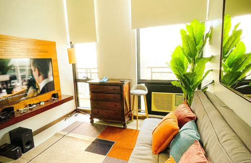 Downtown Condo | Charming Gramercy 2BR Penthouse with Pool Access