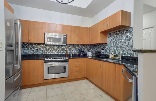 Lantana Condo | Elegant Oceanfront Penthouse with Pool & Spa Amenities