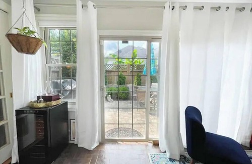 Lexington House | Pet-Friendly Home with Spa & Free Parking Near I-75