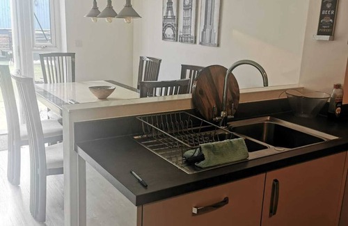 Kettering House | Pet-Friendly 3-Bed House with a 9.6 Guest Rating