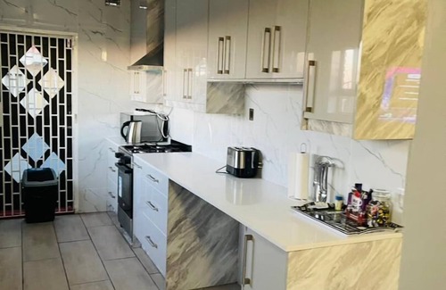 Bulawayo Apartment | Lovely 3 bed in Selborne Park with pool - 2234