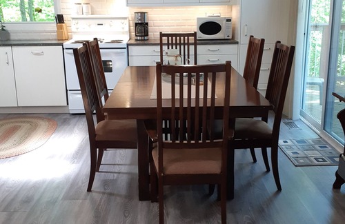 North Frontenac House | Family Cottage Retreat on Pristine Lake Kaswakamak